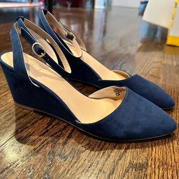 LOFT NWOT Blue Wedge Heels with Ankle Strap - Picture 8 of 9